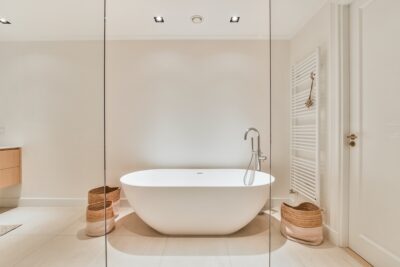 Bathroom with a bathtub